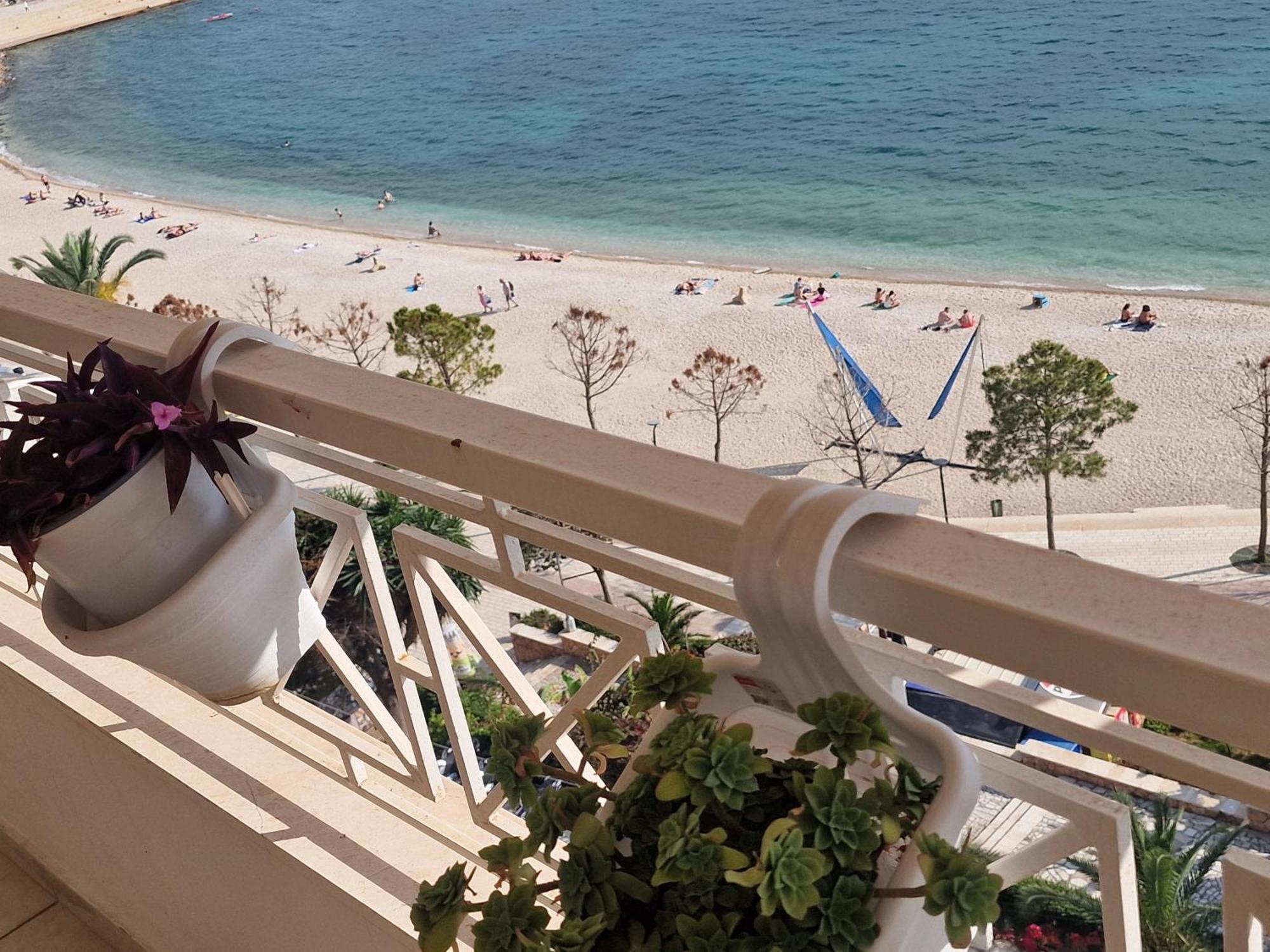 Beachfront Apartment Σαράντα Εξωτερικό φωτογραφία